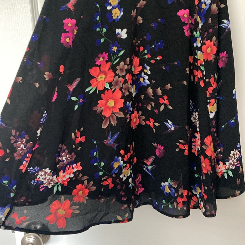 Express Dress - Picture 4 of 5